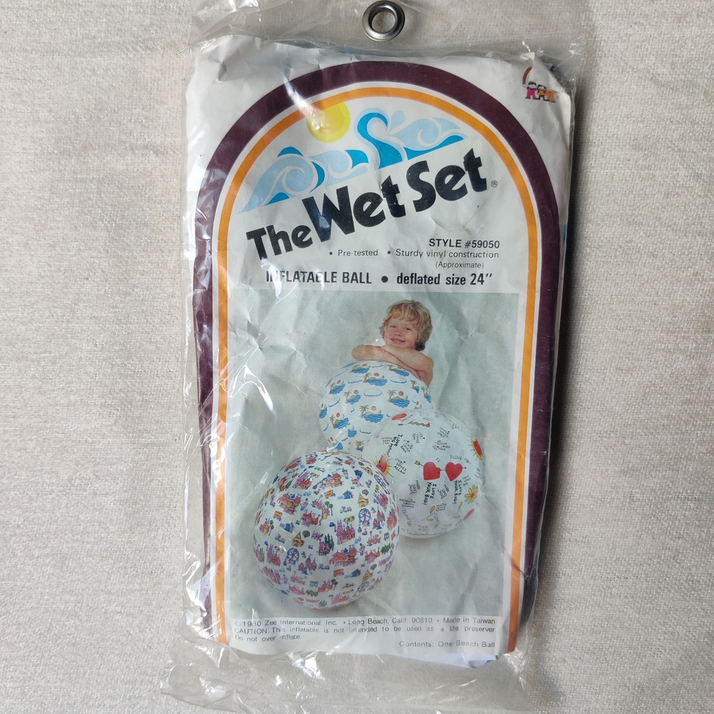 The Wet Set Zee Inflatable Ball 24" NOS Sealed 1980 Palm Trees Island #59050